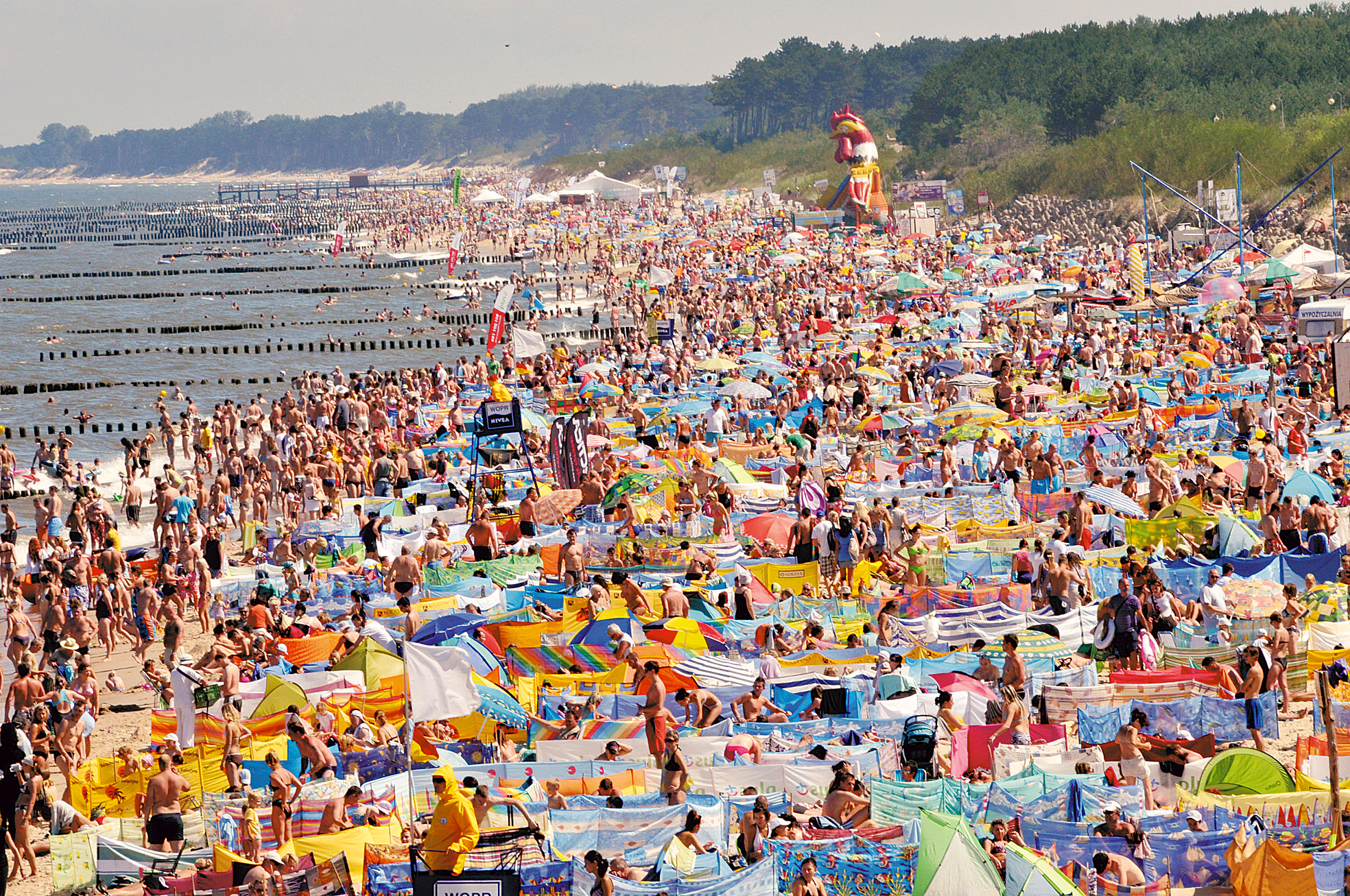 Tak wygląda plaża w Mielnie, w środku sezonu urlopowego