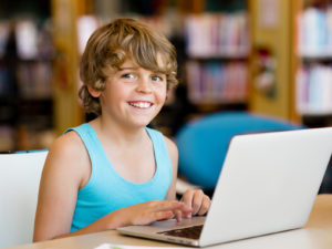 Dzięki telewizji w laptopie, dziecko nie musi rozstawać się z ukochanymi bajkami nawet podczas wyjazdów - wystarczy wziąć ze sobą laptop