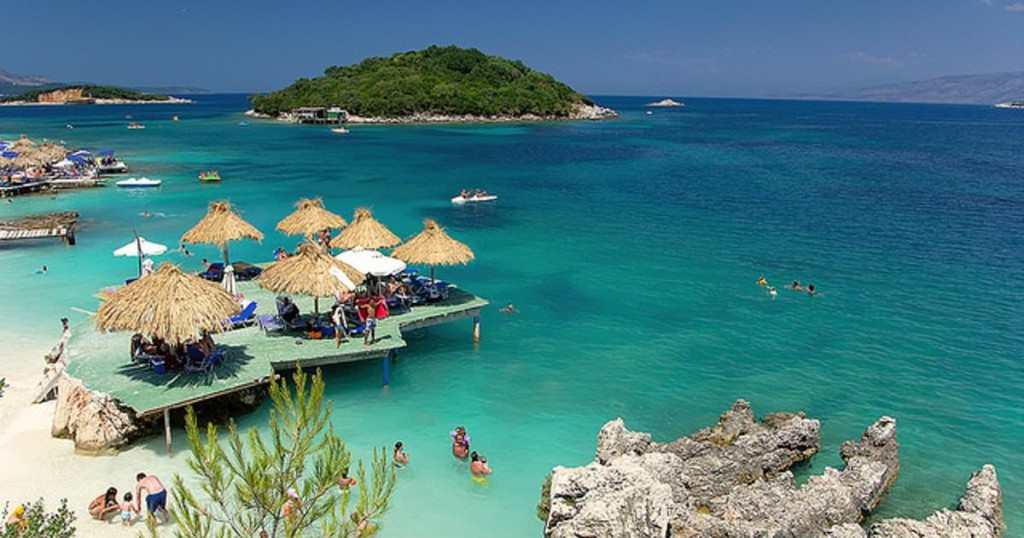 Ciepły Adriatyk i piękne albańskie plaże 