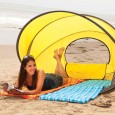 Namiot plażowy gwarantuje komfortowy wypoczynek i ochronę przed słońcem i wiatrem