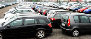 Giełdy samochodów używanych to miejsce tłumnie odwiedzane przez osoby poszukujące aut w dobrych cenach. Jest tu Twój samochód?