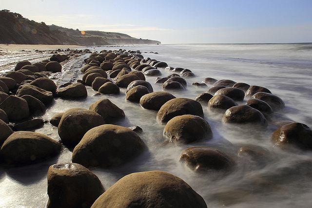 Bowling Ball Beach to plaża kul, a dokładniej - kulistych kamieni 